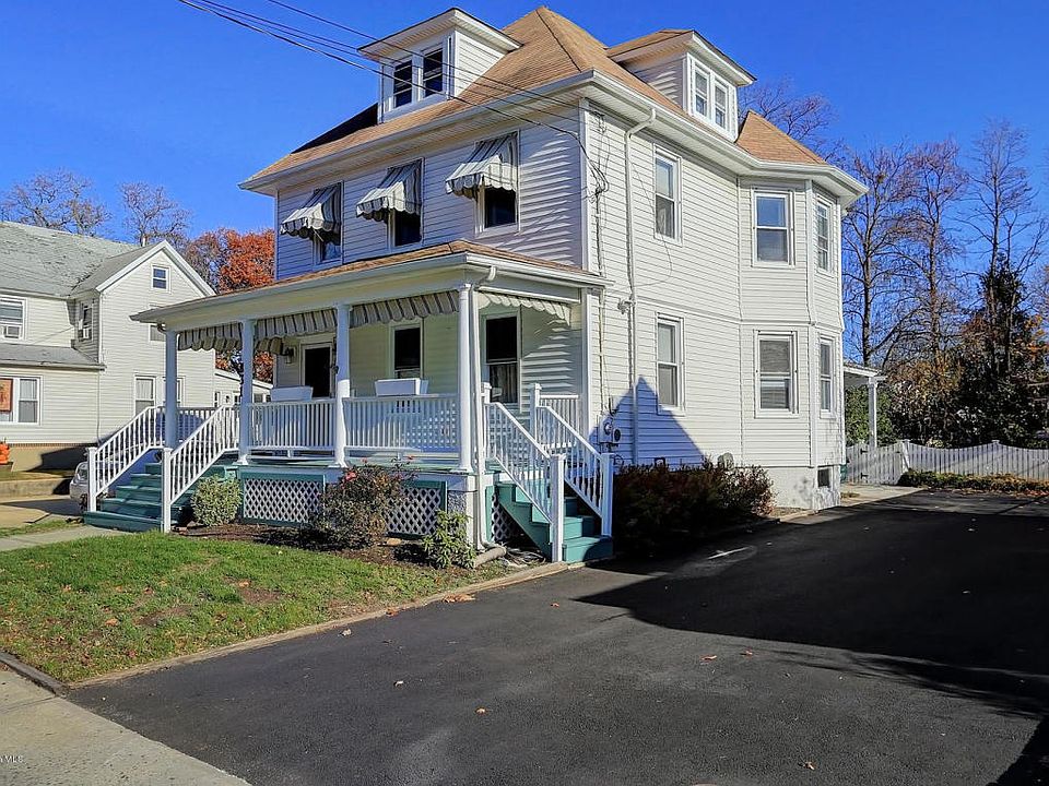2nd image of 831 Main St