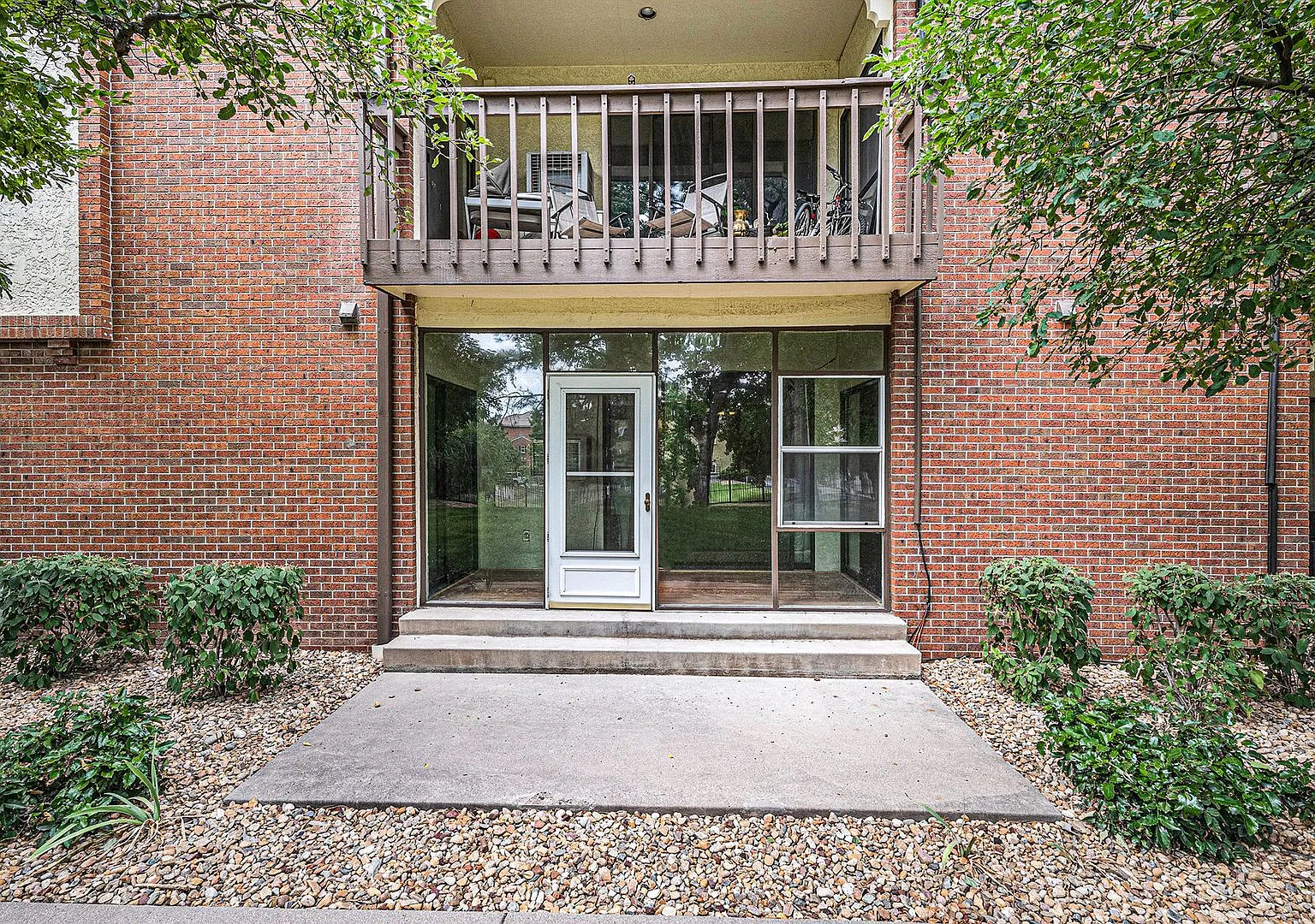 2 Bedroom 2 Bath Condo in Pier Point Village — Photo 3