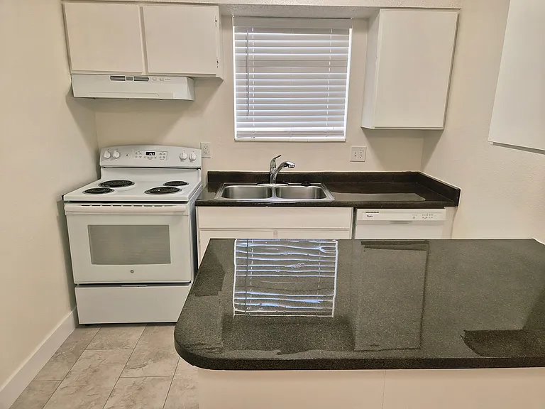 Magnussen Apartments — Photo 12