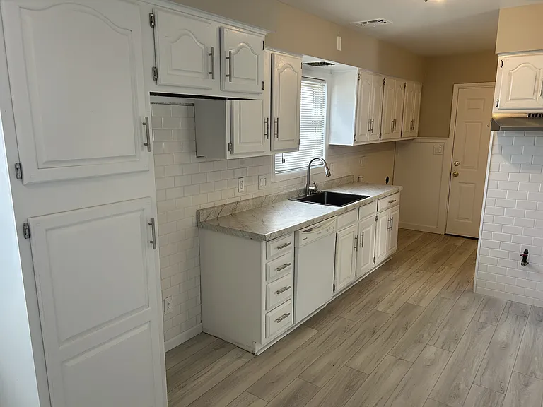 2132 McCartney Rd — Photo 3