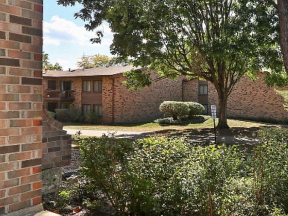 3rd image of 1100 E Randville Dr Unit 100