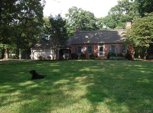 137 Foxwood Dr, Goode, VA 24556