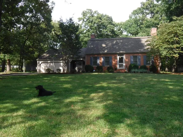 137 Foxwood Dr, Goode, VA 24556