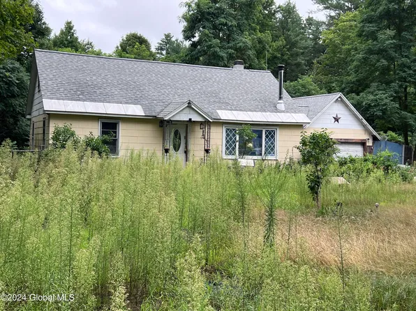 428 Fortsville Road, Gansevoort, NY 12831