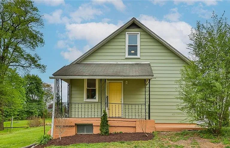 1861 E Emmaus Ave — Photo 2