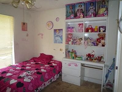 3rd image of 12 Lewis Shire Pl