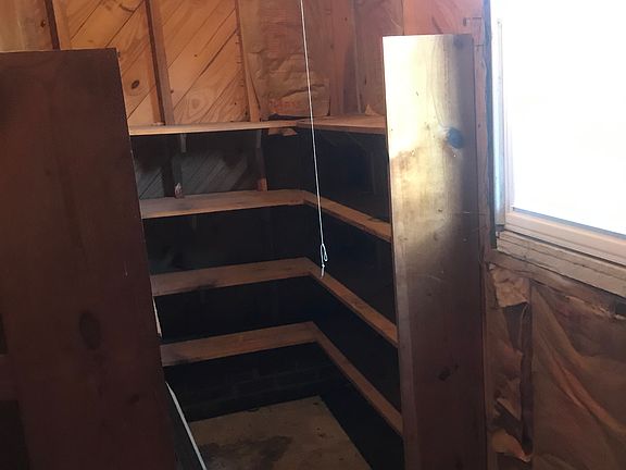 2nd image of 402 Green St