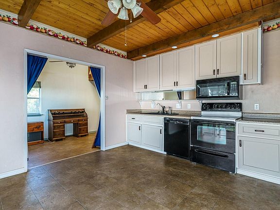 4th image of 16591 Oakridge Dr