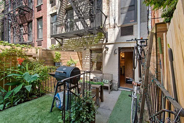 Sold by HomeDax Real Estate | media 12