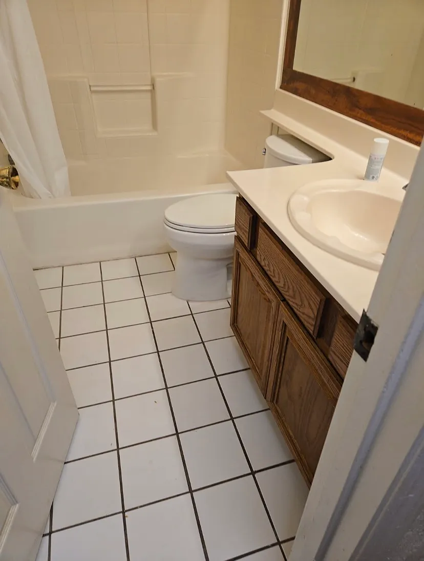 3 bed, 1046 sqft, $700 — Photo 1