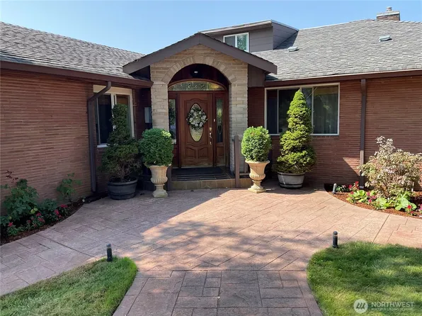 (undisclosed Address), Renton, WA 98056