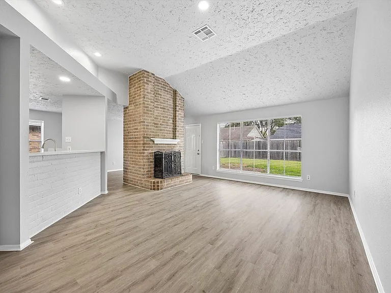 6419 Fairbourne Dr — Photo 3