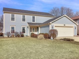 2349 Appleby Dr, Wheaton, IL 60189