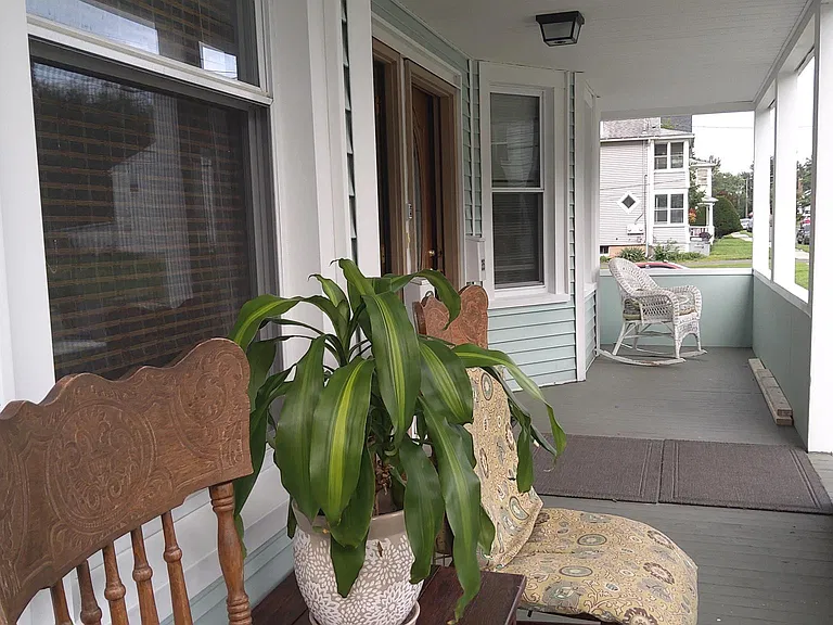 1st floor front porch