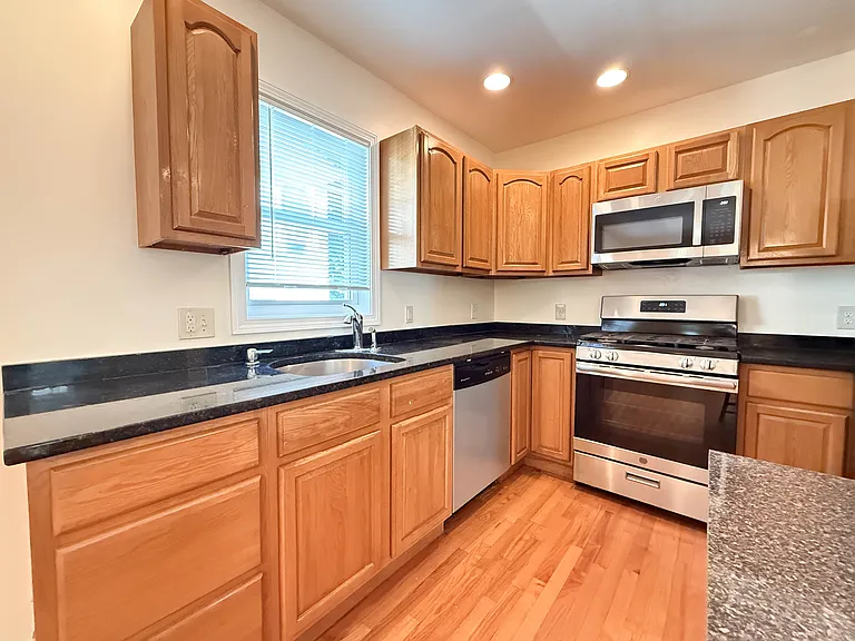 17 Tremlett St #1 — Photo 15
