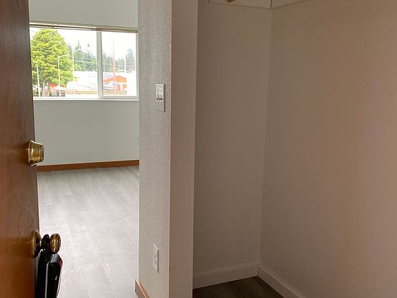 3rd image of 6605 6th Ave #628ebc76c