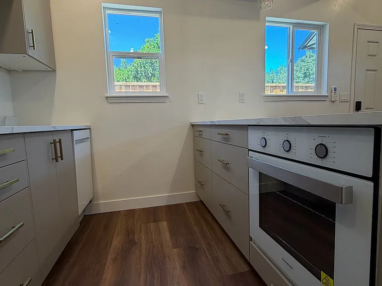 354 Fuller Ave #B — Photo 12