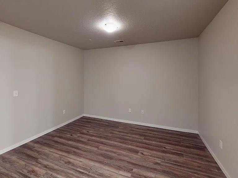 605 Liberty Park Dr — Photo 7