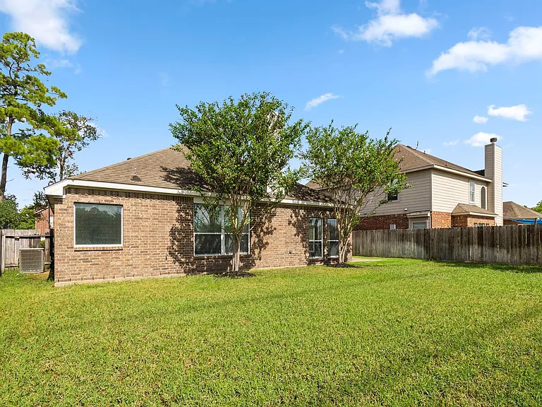 9907 Brandywood Cir — Photo 26