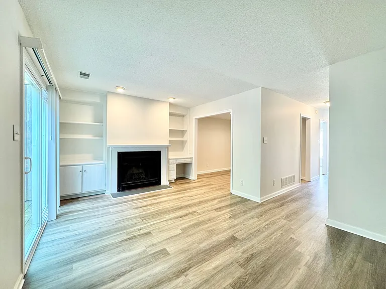 3716 Greenes Xing — Photo 11
