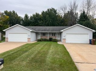 1041 9th St, Menasha, WI 54952