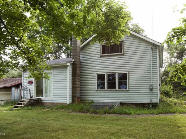 2777 Tanner Lake Rd, Hastings, MI 49058