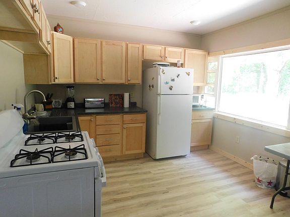 3rd image of 2594 Campbell Rd