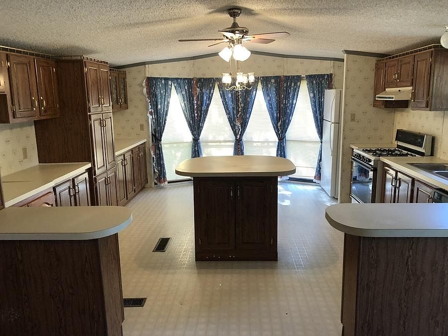 2nd image of 658 Belinda Ln