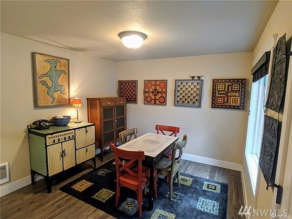 5th image of 3009 Leonard Dr