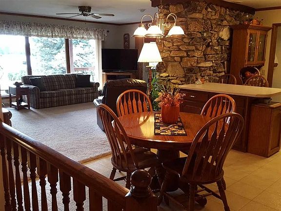 3rd image of 284 Cranbrook Ct
