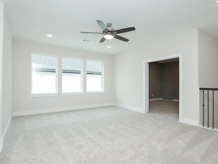 8018 Hingham Ln — Photo 29