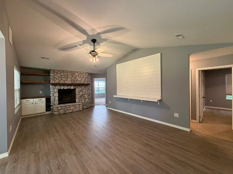1270 Skyview Dr — Photo 14