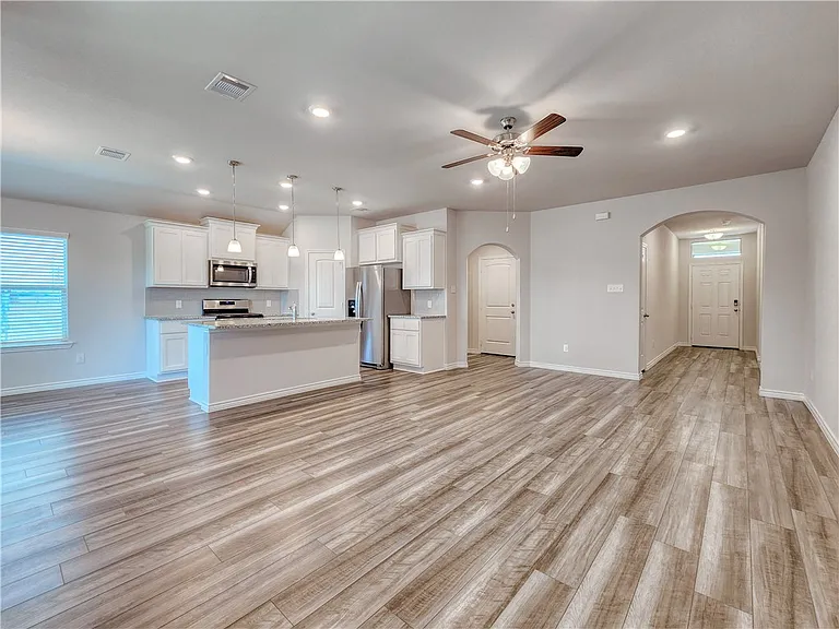 6130 Darlington Ave — Photo 10