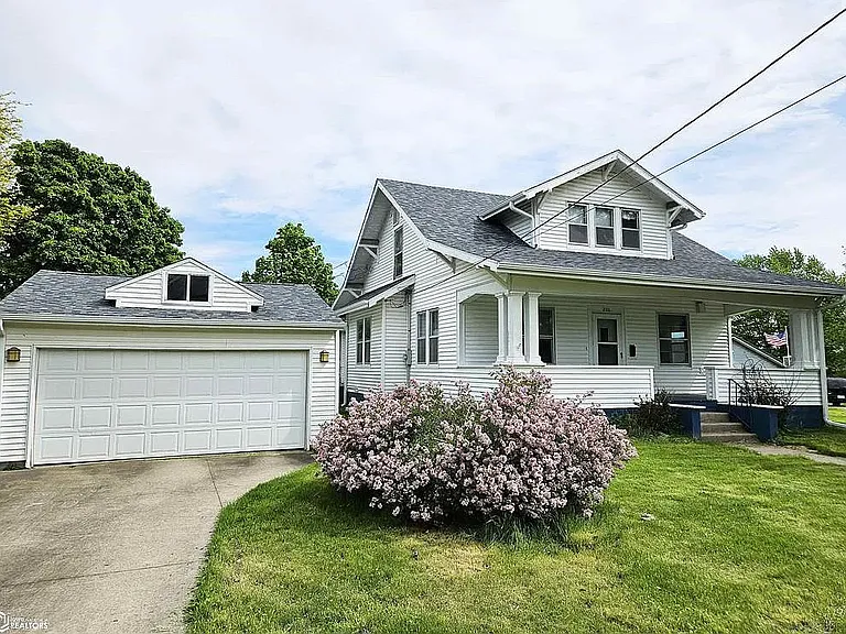 206 NE 1st St — Photo 1