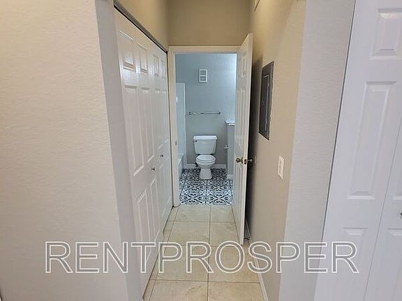 5th image of 827 Camargo Way Unit 303