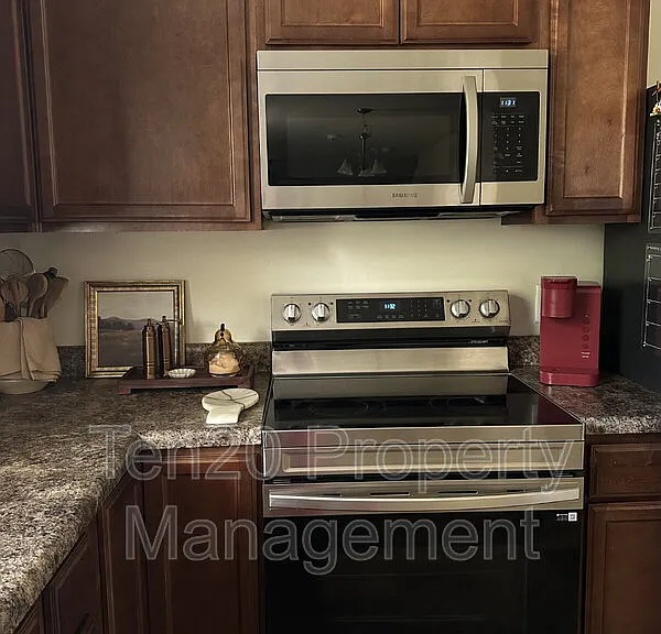 753 Compass Trl — Photo 3