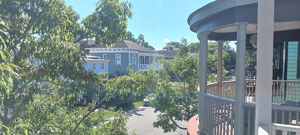 305 E Duffy St — Photo 3