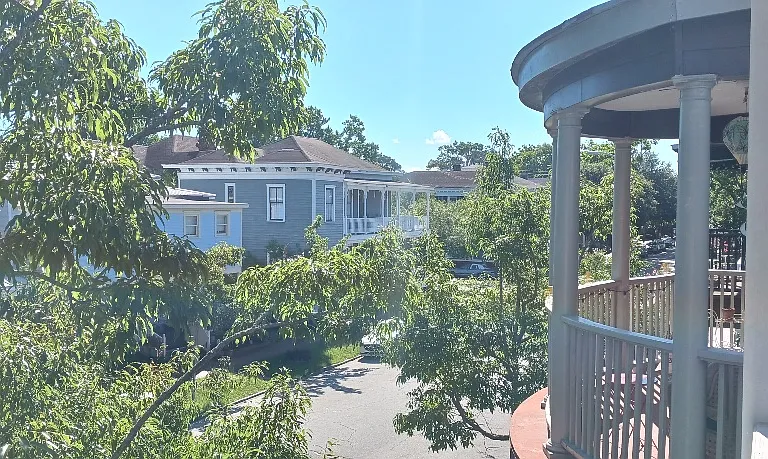 305 E Duffy St #B — Photo 3