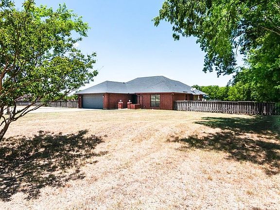 3rd image of 317 Odessa Dr