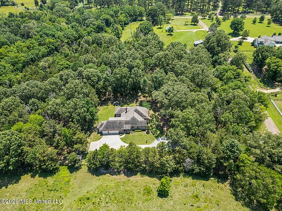 5th image of 161 Oakdale Rd