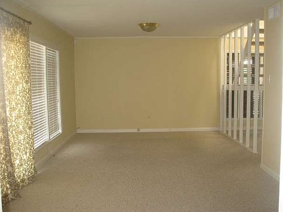 4th image of 2813 Mount Carmel Dr