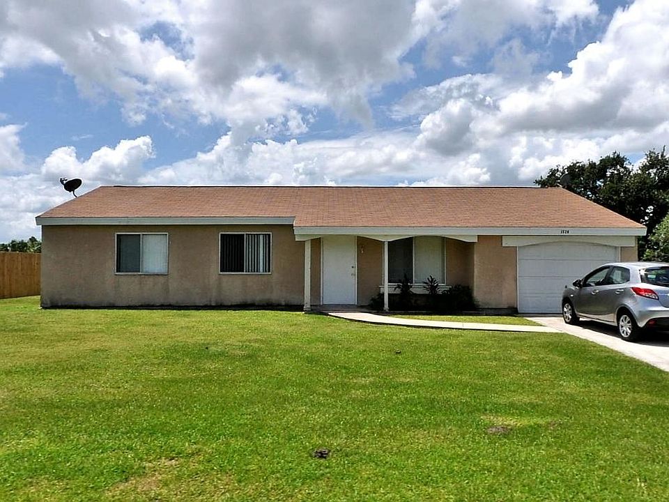 1st image of 1526 SE Faculty Ct