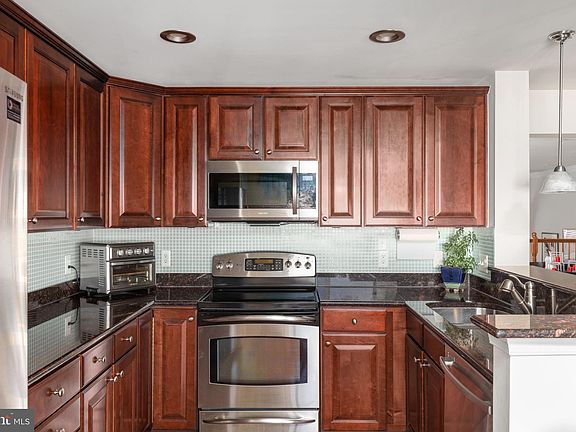 4th image of 15244 Rosemont Manor Dr