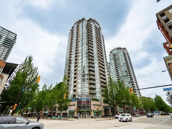 2978 Glen Dr #2605, Coquitlam, BC V3B 0C3