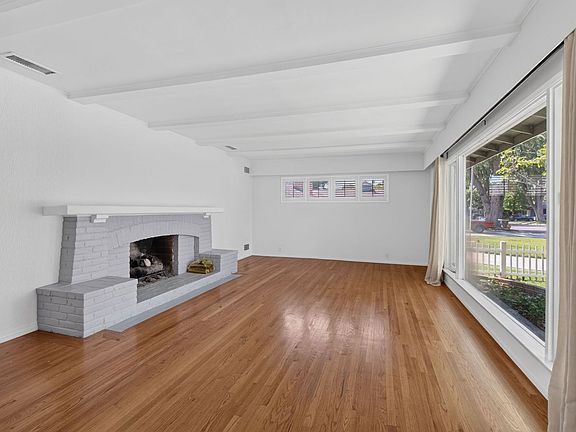 4th image of 4260 Maplewood Pl