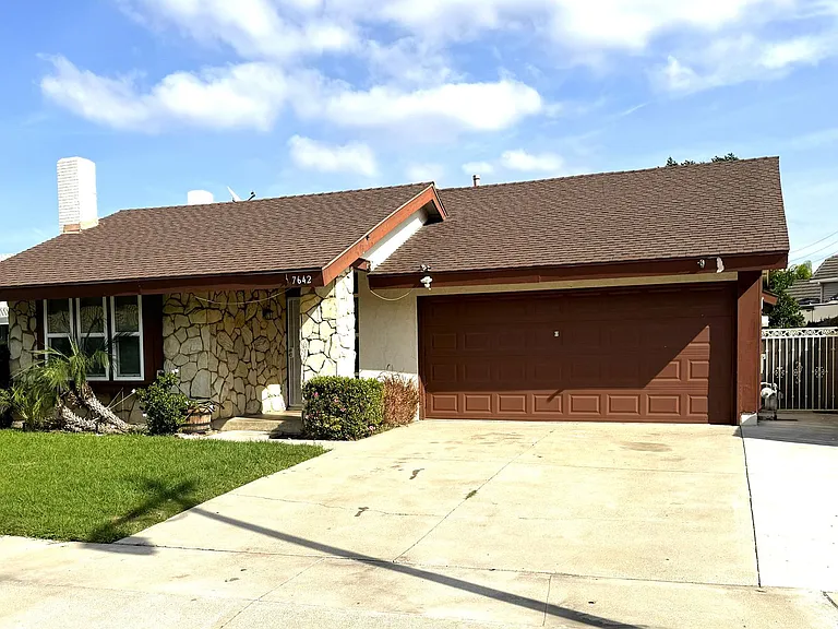 7642 E Woodsboro Ave — Photo 11