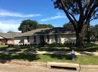 8902 Stonehearth Ln, Houston, TX 77040