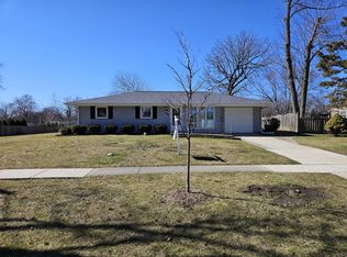 124 Westover Ln, Schaumburg, IL 60193