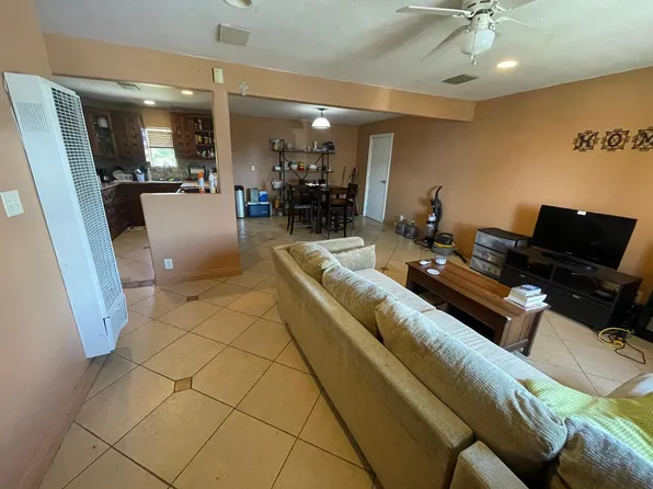 281 W Indian Rock Rd, Vista, CA 92083