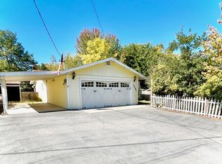 184 Sky Crest Dr, Grants Pass, OR 97527